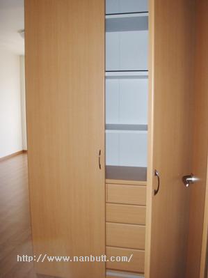 玄関正面クローゼット